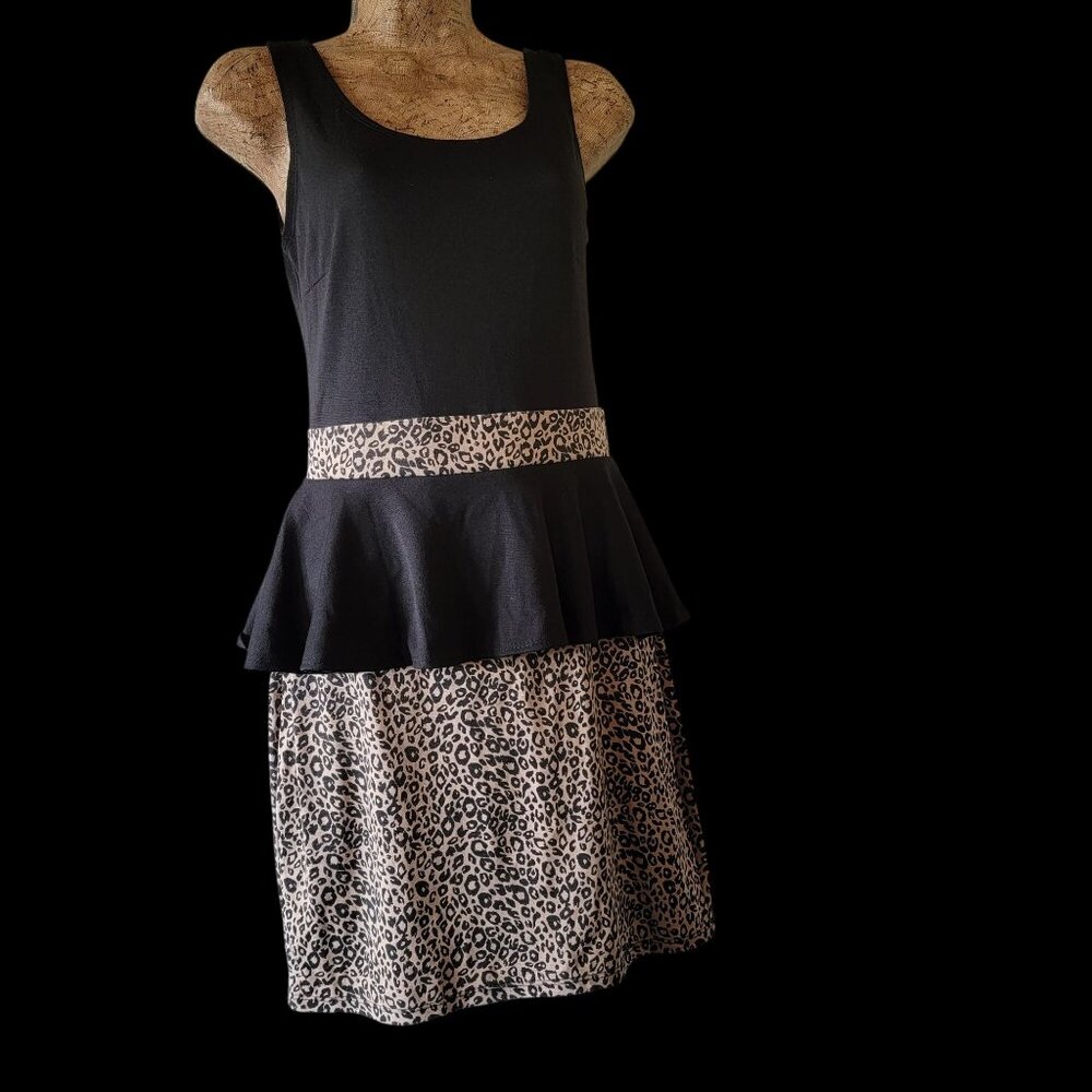 Vtg 90s y2k Black & Leopard Print Sleeveless Peplum Dress With Open Back